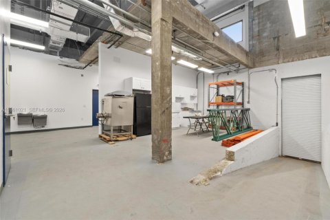 Propiedad comercial en venta en Medley, Florida № 2021833 - foto 20