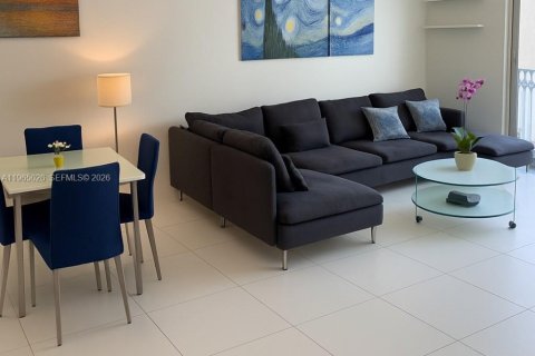 Кондоминиум с 2 спальнями в Халландейл-Бич, Флорида № 2026363