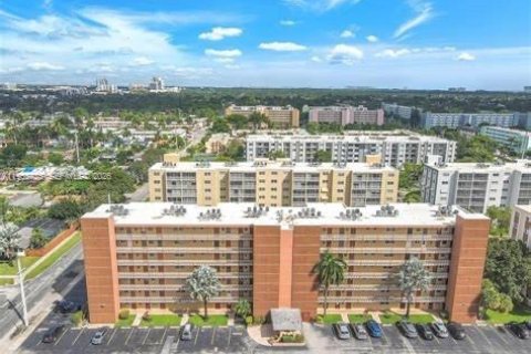 Купить кондоминиум в Халландейл-Бич, Флорида 2 спальни, 101.45м2, № 2026363 - фото 28
