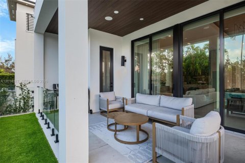 Casa en venta en Surfside, Florida, 6 dormitorios, 378.76 m2 № 2171259 - foto 23