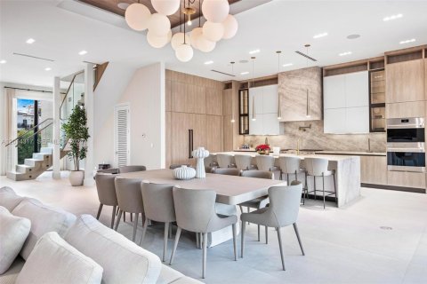 Casa en venta en Surfside, Florida, 6 dormitorios, 378.76 m2 № 2171259 - foto 17