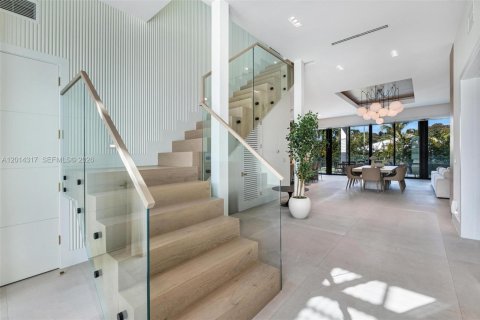 Casa en venta en Surfside, Florida, 6 dormitorios, 378.76 m2 № 2171259 - foto 28