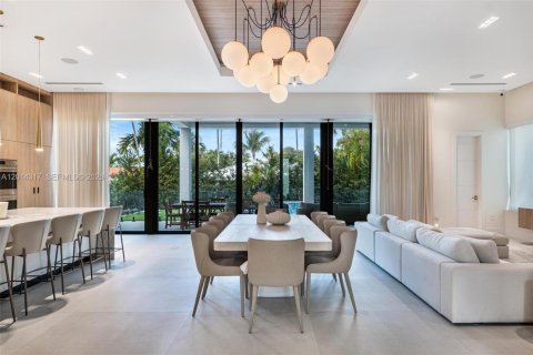 Casa en venta en Surfside, Florida, 6 dormitorios, 378.76 m2 № 2171259 - foto 7