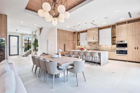 Casa en venta en Surfside, Florida, 6 dormitorios, 378.76 m2 № 2171259 - foto 6
