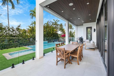 Casa en venta en Surfside, Florida, 6 dormitorios, 378.76 m2 № 2171259 - foto 22