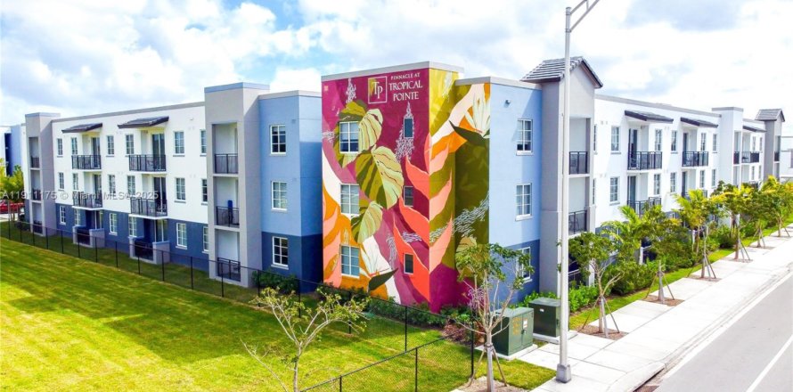 Apartment in Homestead, Florida 2 bedrooms, 85.28 sq.m. № 1967201