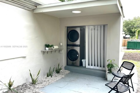 Снять в аренду квартиру в Форт-Лодердейл, Флорида 1 спальня, 52.03м2, № 1991543 - фото 9