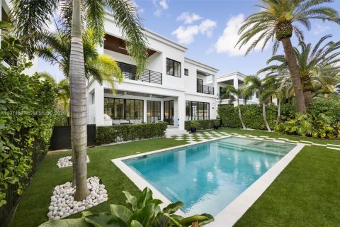 Villa ou maison à Miami, Floride 6 chambres, 474.82 m2 № 2090499