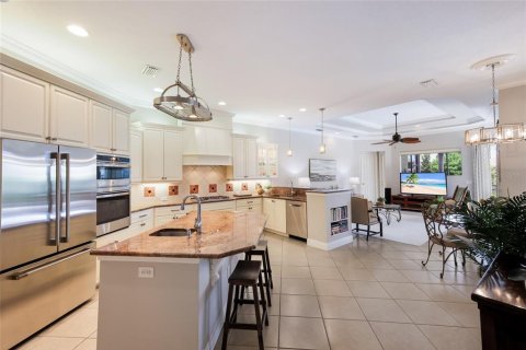 House in Lakewood Ranch, Florida 4 bedrooms, 278.71 sq.m. № 2421960 - photo 16