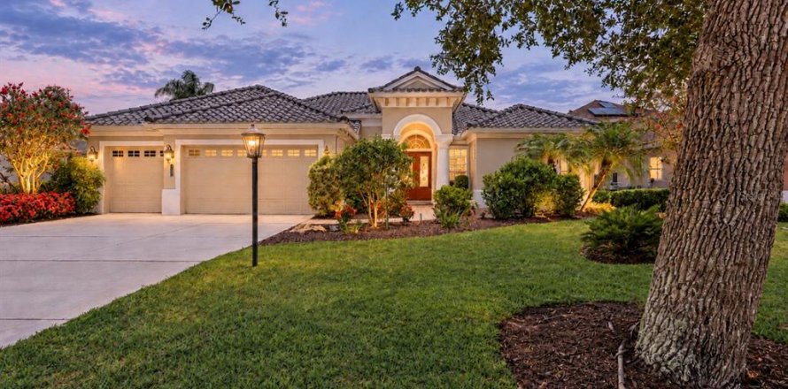 House in Lakewood Ranch, Florida 4 bedrooms, 278.71 sq.m. № 2421960