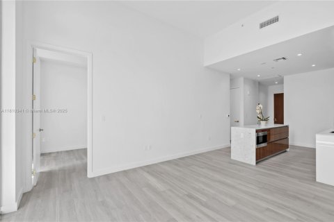 Condominio en venta en Miami, Florida, 2 dormitorios, 94.39 m2 № 1752796 - foto 15
