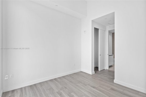 Condominio en venta en Miami, Florida, 2 dormitorios, 94.39 m2 № 1752796 - foto 14