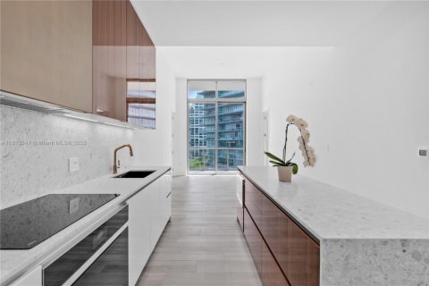 Condominio en venta en Miami, Florida, 2 dormitorios, 94.39 m2 № 1752796 - foto 5