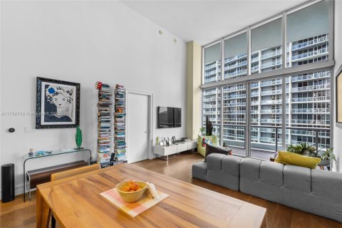 Condo in Miami, Florida, 2 bedrooms  № 1865262 - photo 12
