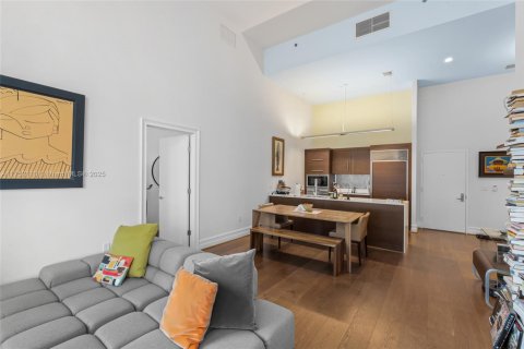 Condo in Miami, Florida, 2 bedrooms  № 1865262 - photo 14