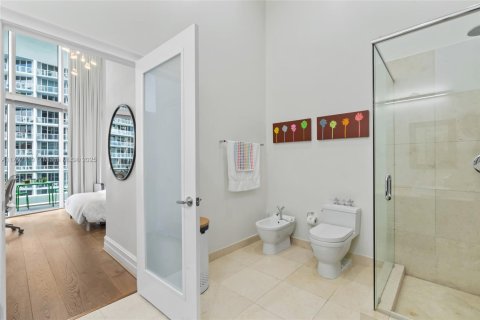 Condo in Miami, Florida, 2 bedrooms  № 1865262 - photo 25