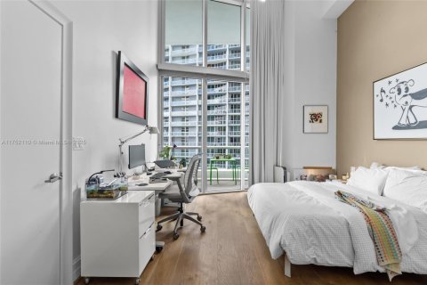 Condo in Miami, Florida, 2 bedrooms  № 1865262 - photo 16