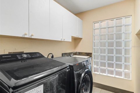 Купить виллу или дом в Юниверсити-Парк, Флорида 9 комнат, 217.3м2, № 2430710 - фото 20