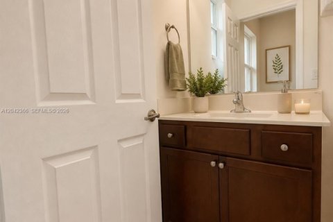 Townhouse in West Palm Beach, Florida 3 bedrooms, 139.26 sq.m. № 2184184 - photo 9