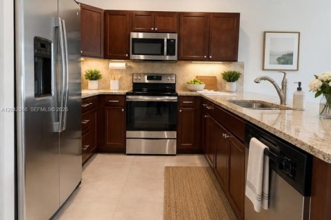 Townhouse in West Palm Beach, Florida 3 bedrooms, 139.26 sq.m. № 2184184 - photo 3