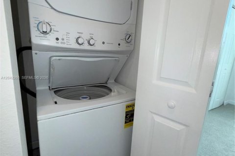 Townhouse in West Palm Beach, Florida 3 bedrooms, 139.26 sq.m. № 2184184 - photo 29