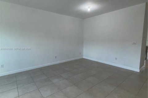 Townhouse in West Palm Beach, Florida 3 bedrooms, 139.26 sq.m. № 2184184 - photo 23