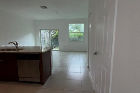 Townhouse in West Palm Beach, Florida 3 bedrooms, 139.26 sq.m. № 2184184 - photo 19