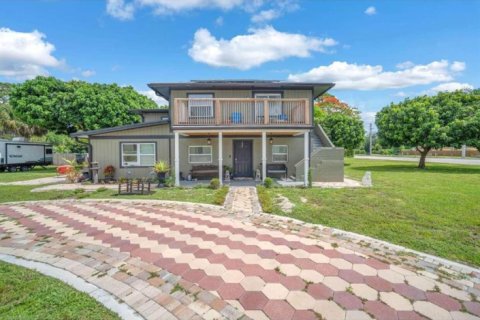 Снять в аренду квартиру в Хаверхилл, Флорида 3 комнаты, 46.45м2, № 2077425 - фото 3