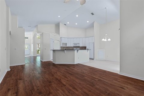 House in Palm Coast, Florida 4 bedrooms, 203.27 sq.m. № 1792726 - photo 11