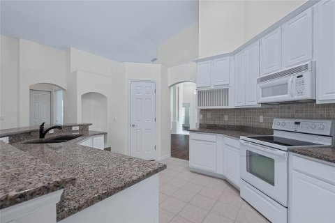 House in Palm Coast, Florida 4 bedrooms, 203.27 sq.m. № 1792726 - photo 17