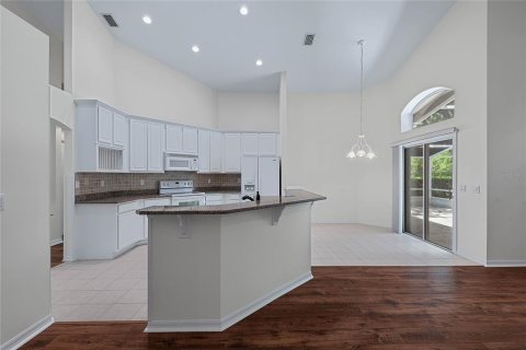 House in Palm Coast, Florida 4 bedrooms, 203.27 sq.m. № 1792726 - photo 13