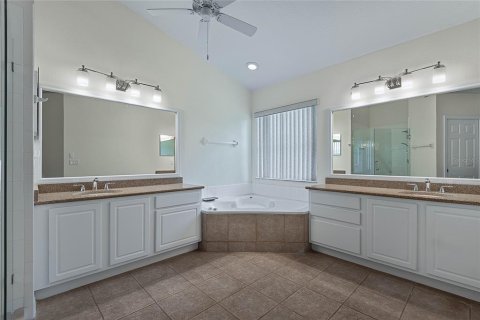 House in Palm Coast, Florida 4 bedrooms, 203.27 sq.m. № 1792726 - photo 26