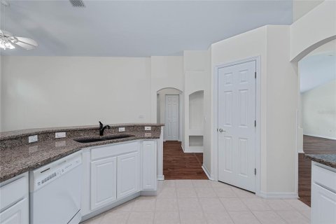 House in Palm Coast, Florida 4 bedrooms, 203.27 sq.m. № 1792726 - photo 18