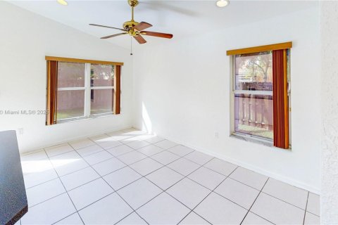 House in Homestead, Florida 3 bedrooms, 138.8 sq.m. № 1825701 - photo 17