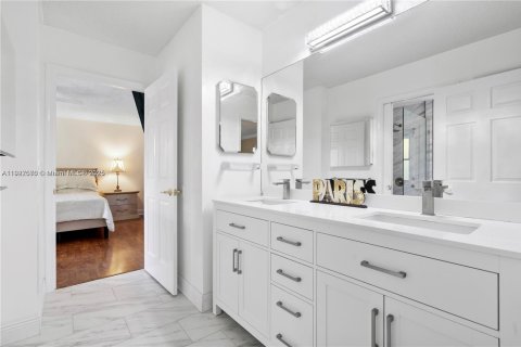Casa en venta en Boca Raton, Florida, 4 dormitorios, 273.13 m2 № 1976016 - foto 23
