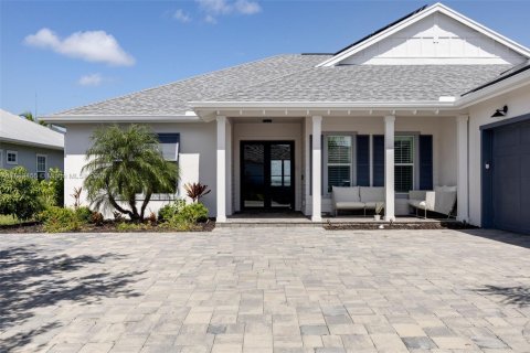 House in Punta Gorda, Florida 3 bedrooms, 254.37 sq.m. № 1941396 - photo 4