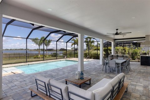 House in Punta Gorda, Florida 3 bedrooms, 254.37 sq.m. № 1941396 - photo 30