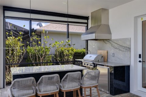 House in Punta Gorda, Florida 3 bedrooms, 254.37 sq.m. № 1941396 - photo 28