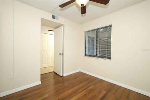 Condo in Altamonte Springs, Florida, 2 bedrooms  № 2376816 - photo 17