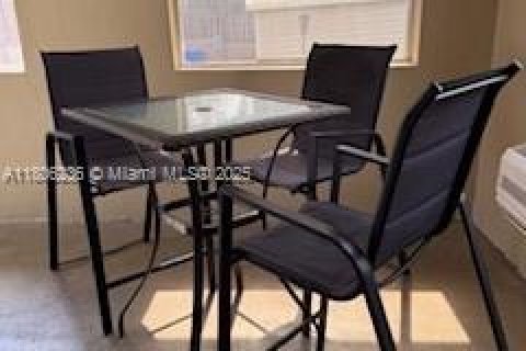 Villa ou maison à louer à Hollywood, Floride: 3 chambres, 138.42 m2 № 1959917 - photo 15