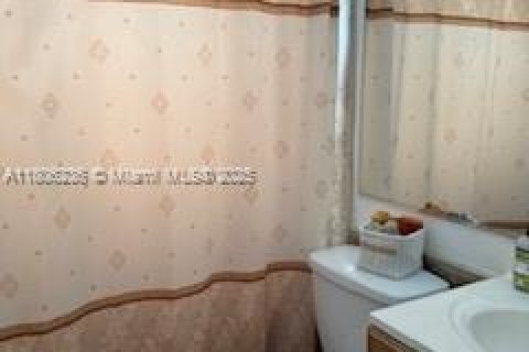 Villa ou maison à louer à Hollywood, Floride: 3 chambres, 138.42 m2 № 1959917 - photo 6