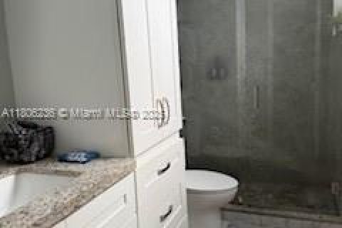 Villa ou maison à louer à Hollywood, Floride: 3 chambres, 138.42 m2 № 1959917 - photo 13