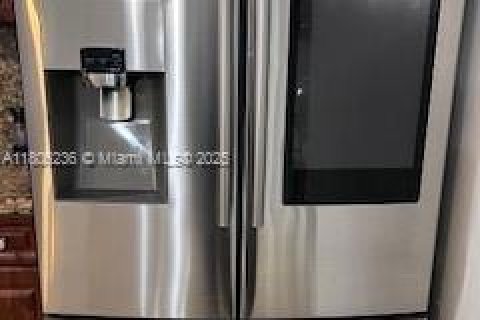 Villa ou maison à louer à Hollywood, Floride: 3 chambres, 138.42 m2 № 1959917 - photo 10