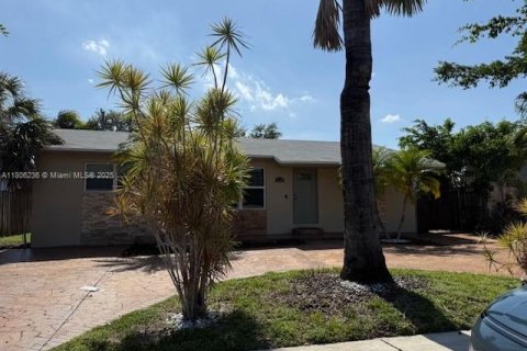Villa ou maison à louer à Hollywood, Floride: 3 chambres, 138.42 m2 № 1959917 - photo 4
