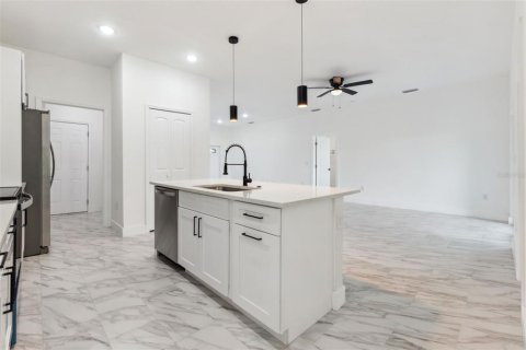 Casa en alquiler en Placida, Florida, 4 dormitorios, 156.17 m2 № 1782488 - foto 4