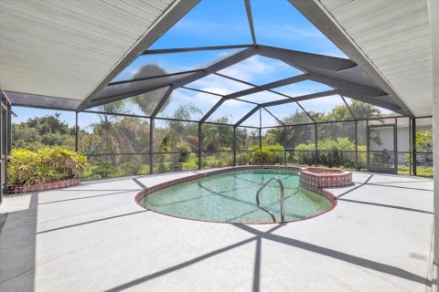 House in Punta Gorda, Florida 3 bedrooms, 196.67 sq.m. № 1902384 - photo 3