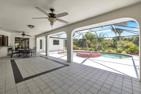 House in Punta Gorda, Florida 3 bedrooms, 196.67 sq.m. № 1902384 - photo 30