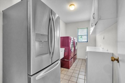 House in Punta Gorda, Florida 3 bedrooms, 196.67 sq.m. № 1902384 - photo 28