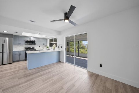 Casa en venta en Port Charlotte, Florida, 2 dormitorios, 118.73 m2 № 1757767 - foto 13
