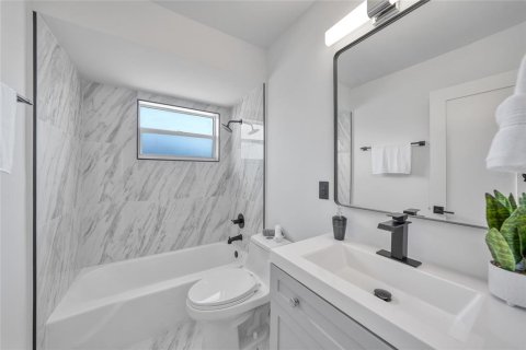 Casa en venta en Port Charlotte, Florida, 2 dormitorios, 118.73 m2 № 1757767 - foto 22